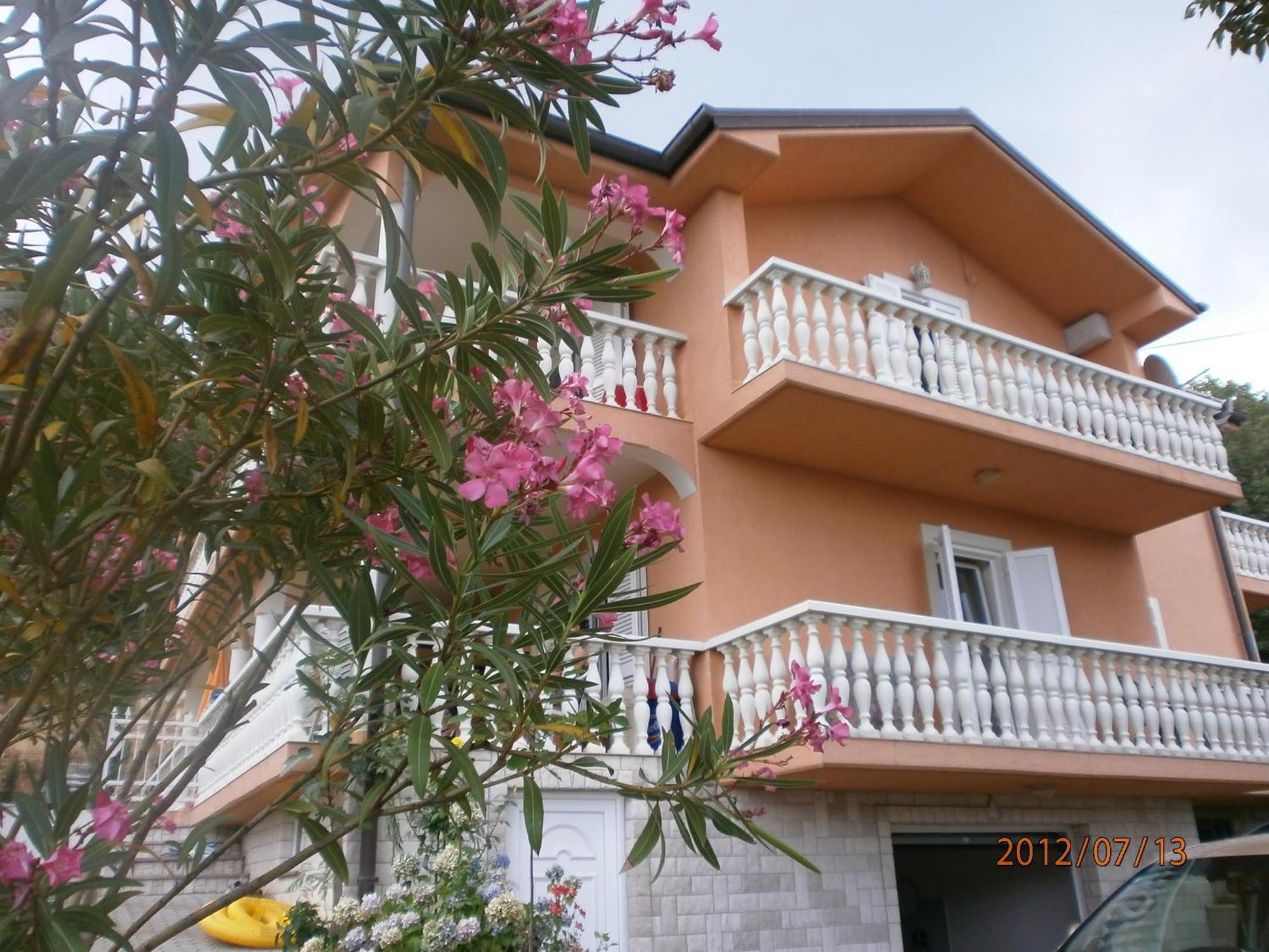 Apartments Viktorija 오미살즈 외부 사진