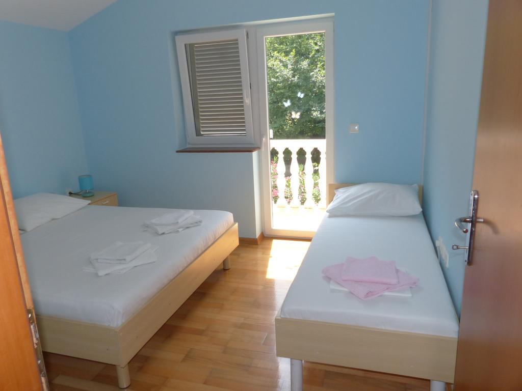 Apartments Viktorija 오미살즈 외부 사진