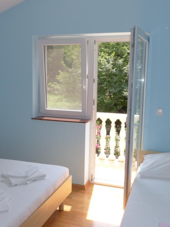 Apartments Viktorija 오미살즈 외부 사진